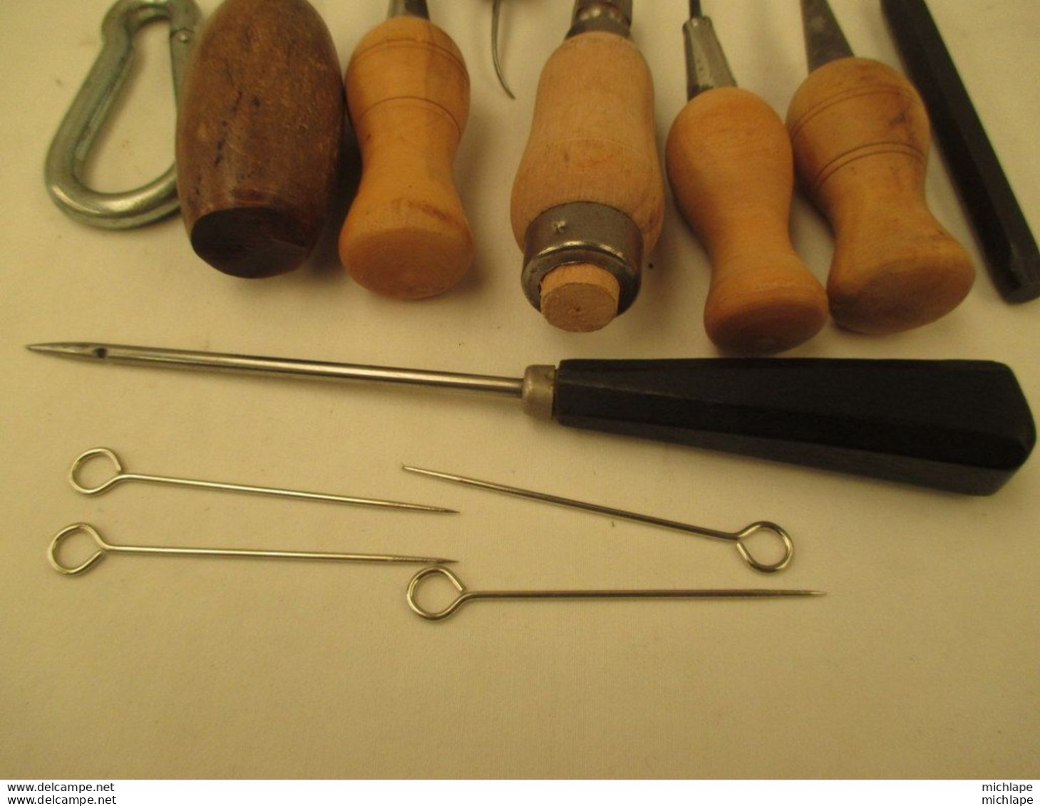 Pour Le Cuir Bourreliers - Sellier - Ou Autre Un Lot De 9 Outils - Alènes Et Autres - Ancient Tools