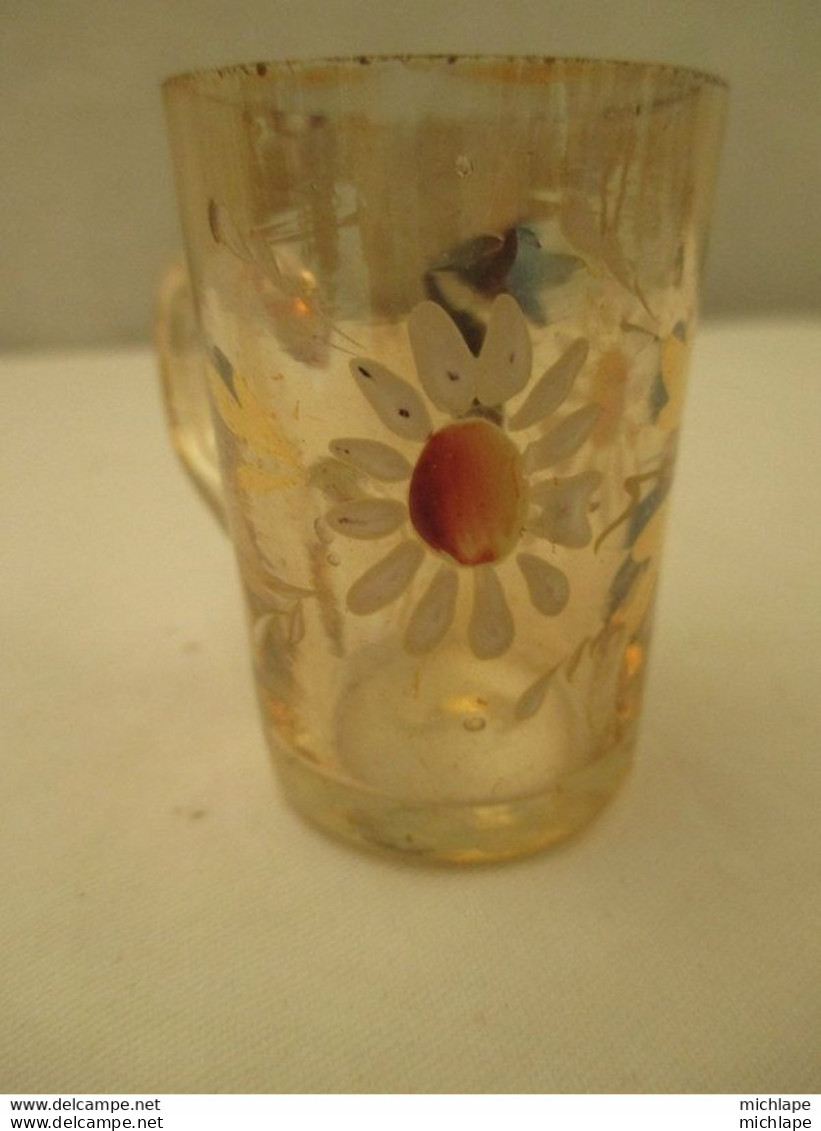 Beau  Petit Verre De Collection -   émaillé  En Relief Décor De Fleurs - Glas & Kristal