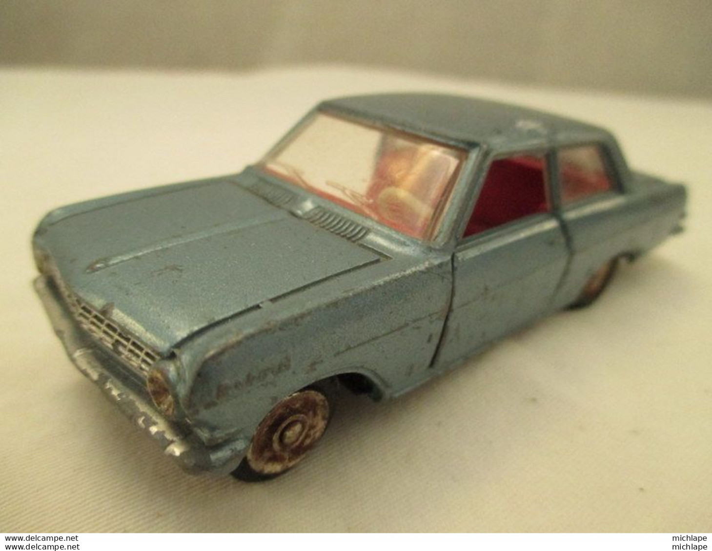 Voiture  Miniature 1/43 Em DINKY TOYS  - OPEL REKORD - Manque  Portiere Droite  Vendue  Pour Piece - Dinky