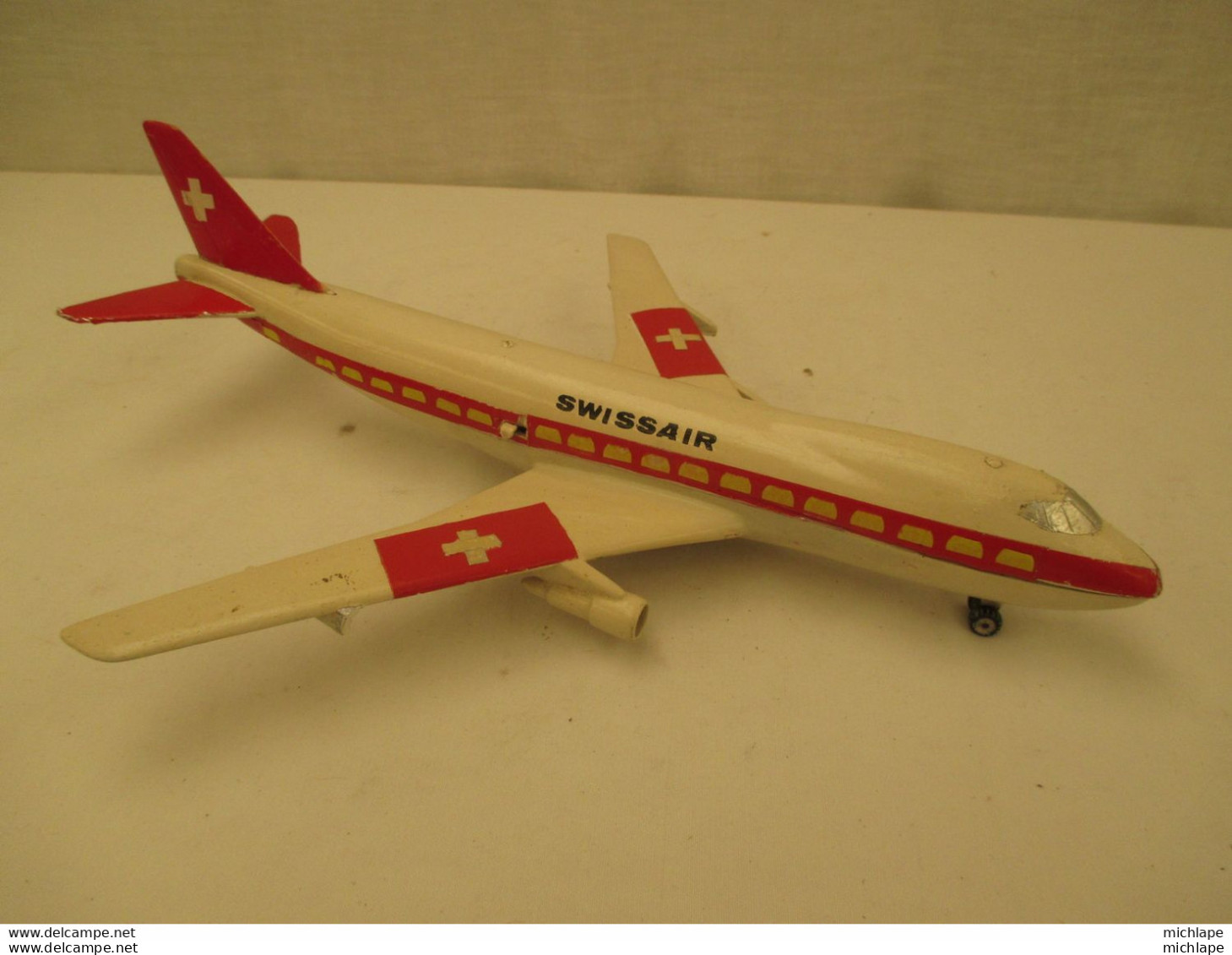 Avion Miniature Swissair Schuco Moteur A Clef - Fonctionne - 28 Cm Sur 24 Cm - Avions & Hélicoptères