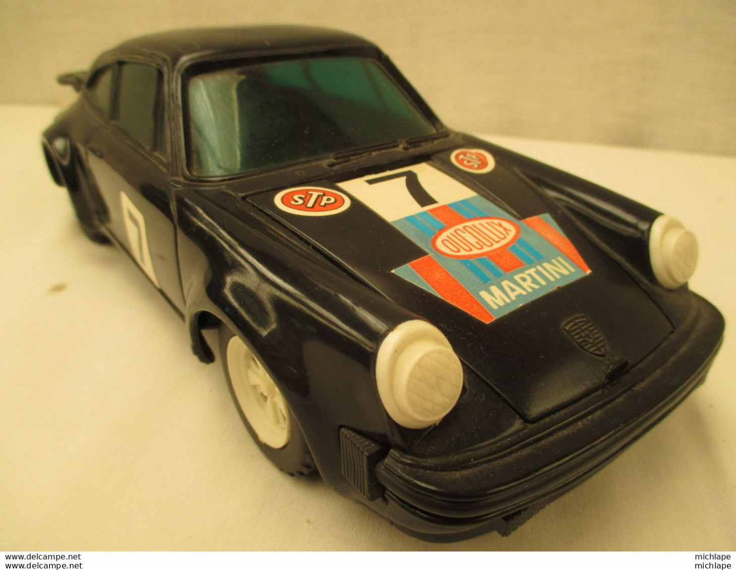 Voiture 1/18 Em  NON CLASSE - ?? Poste Radio - Andere & Zonder Classificatie