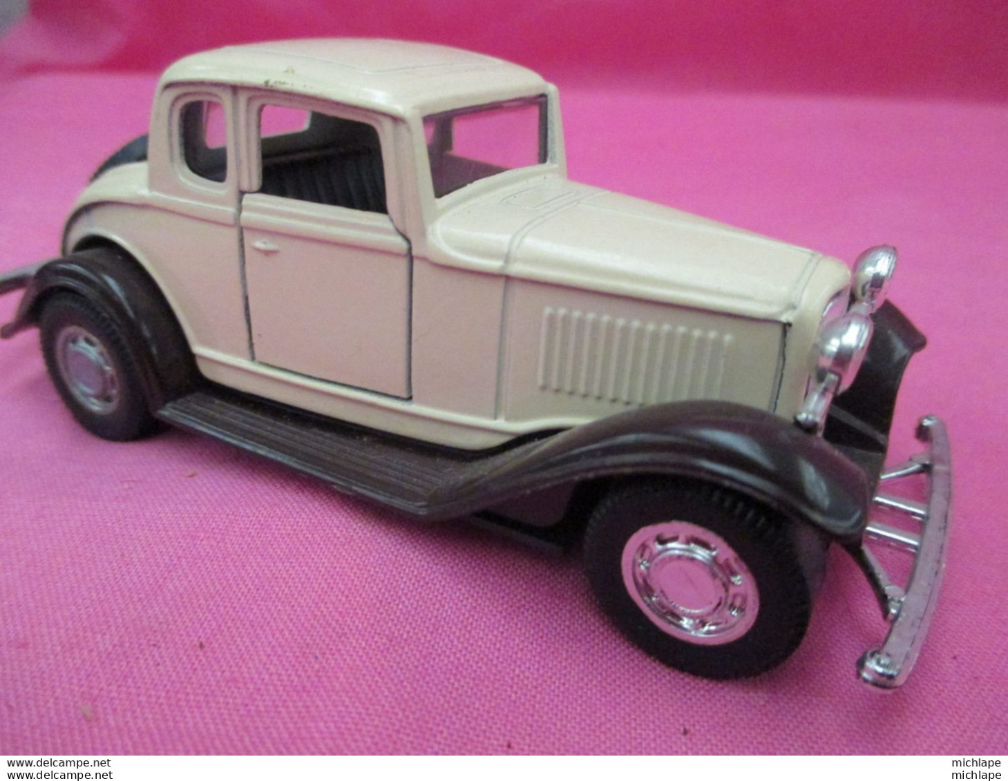 Miniature   Voiture   -1/36em -   YATMIN - FORD  COUPE - Scale 1:32