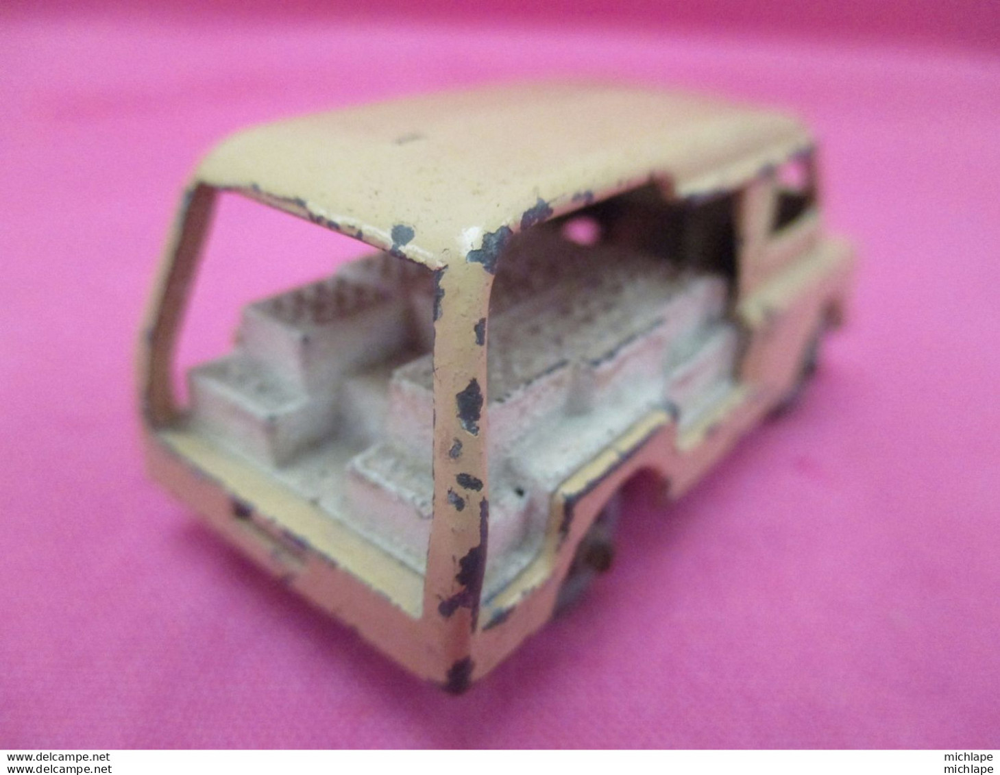 Miniature   Voiture   -1/72em -    ??? -  BEDFORD  B Y  LESNEY - Massstab 1:72