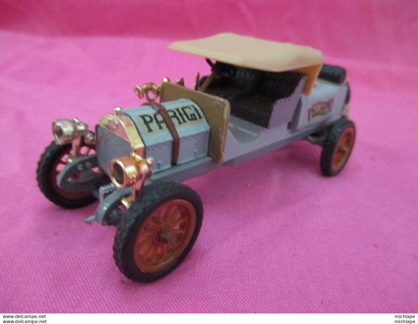 Miniature -  -1/43em -voiture    -  RIO - 24 / 40 CV - Rio