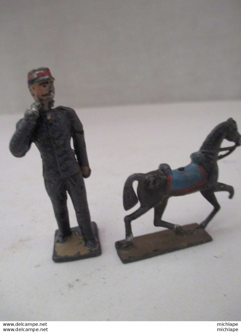 Lot Un Soldat De Plomb H 7 Cm + Un Petit Cheval  H 3 Cm (plomb ) - Jouet Du Début 20 Em - Toy Memorabilia