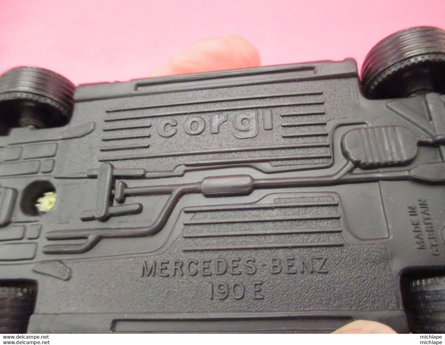 Miniature 1/43 Em VOITURE - CORGI  - MERCEDES  BENZ  190 E - Corgi Toys