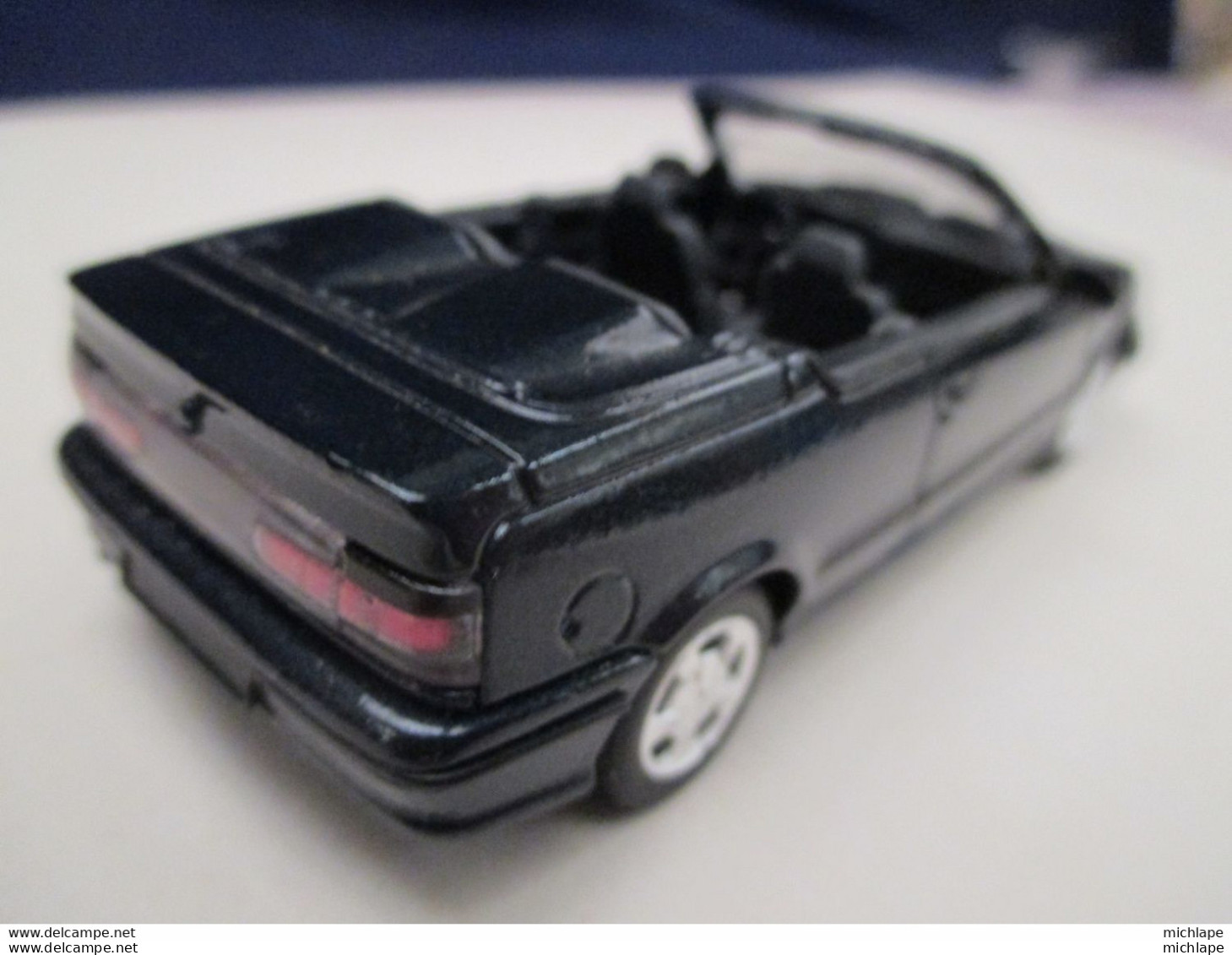 Miniature - 1/43 Em -  Voiture - SOLIDO - RENAULT 19 CABRIOLET - Solido