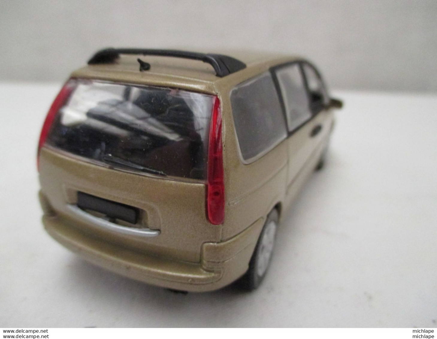 Miniature  Voiture 1/43 Em - NOREV - CITROEN C 8  - - Norev