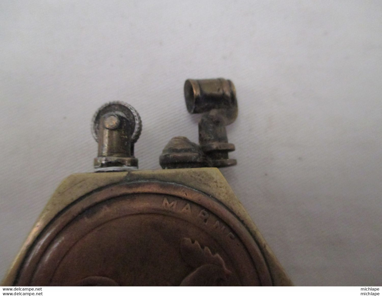 Artisanat De Tranchée - Briquet De Poilu  - Forme Octogonale  Diametre  45mm - 1914-18
