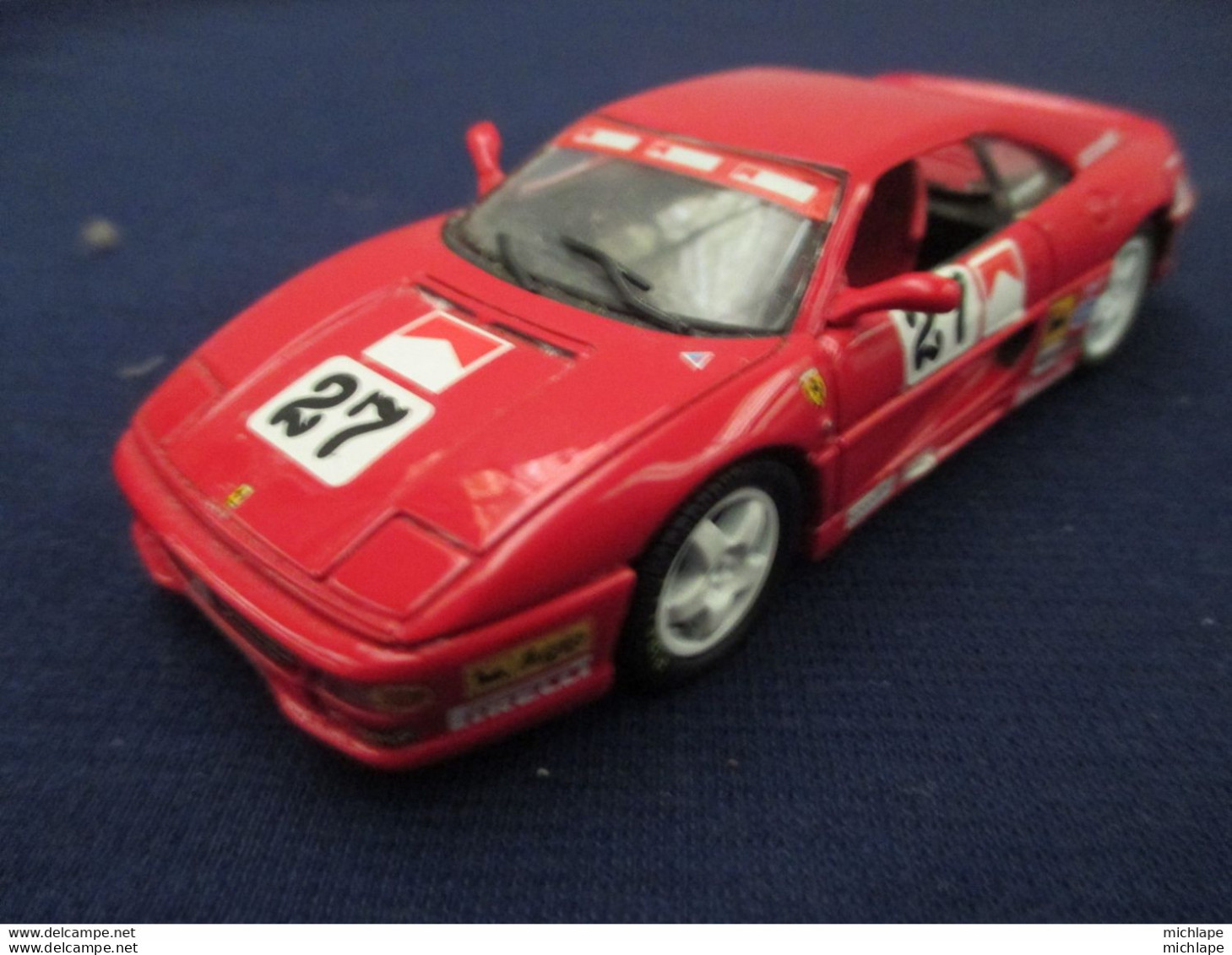 miniature -1/43 em -  voiture    -  DETAIL CAR   -  FERRARI  F 355 - RACING