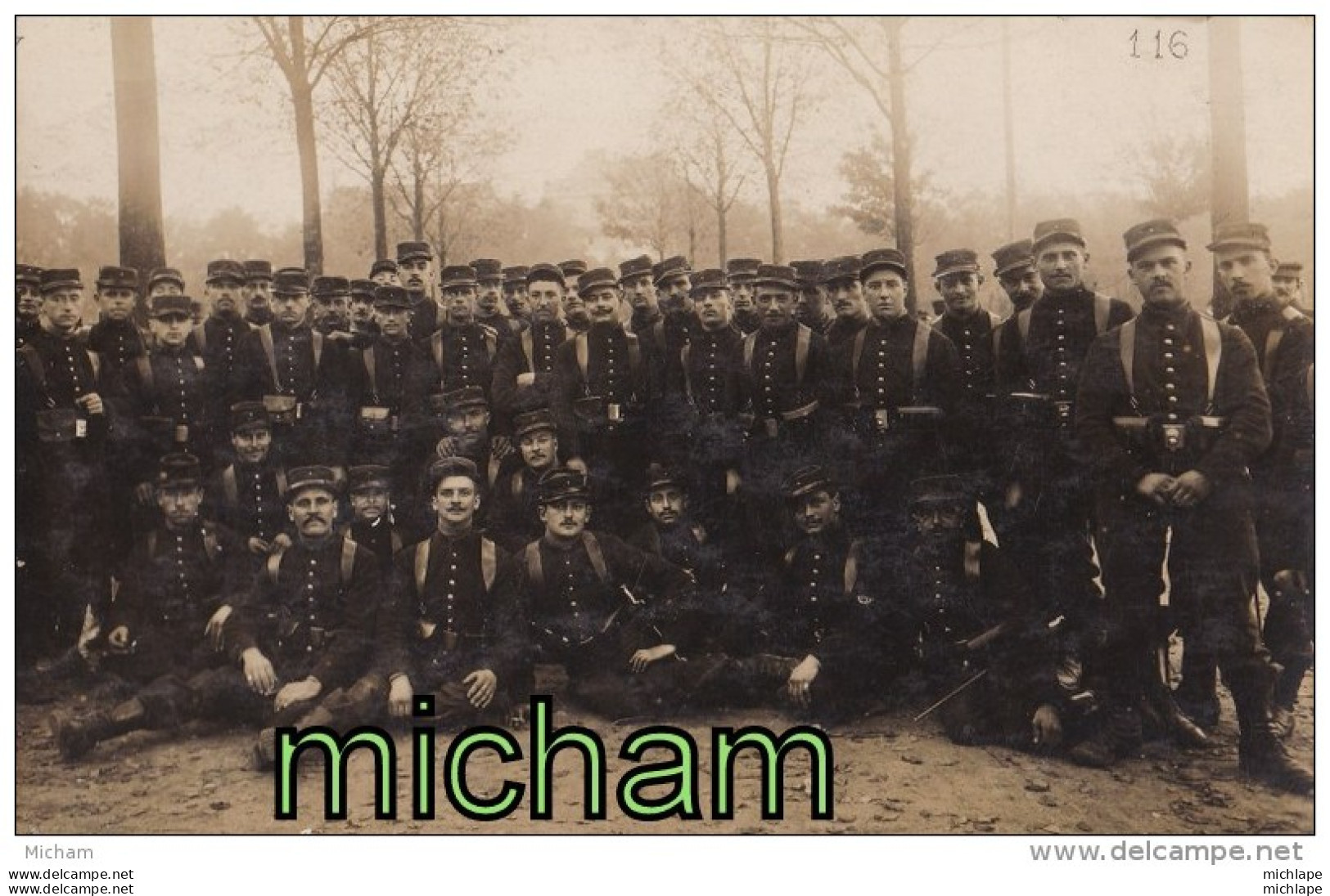 CARTE  POSTALE  PHOTO DE MILITAIRE   GROUPE TRES BON ETAT N°6 - 1914-18