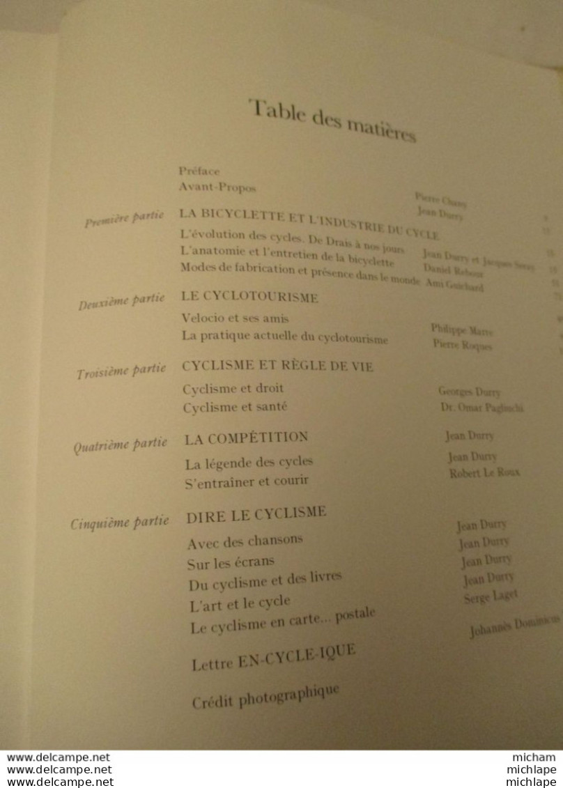 l'encyclopedie  du velo format 22 cm  sur 29 cm -1982 - 420 pages  poids  2 Kg 100  - etat neuf