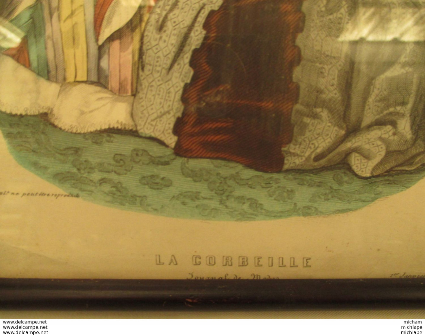 Gravure  Sous Verre  - Cadre En Bois 20/26 Cm  - Gravure  De Mode En Couleurs  - La  Corbeille  Janvier 1859 - Glass & Crystal