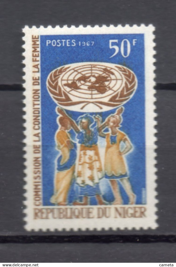 NIGER   N° 206    NEUF SANS CHARNIERE  COTE 1.10€    CONDITION DE LA FEMME NATIONS UNIES - Niger (1960-...)