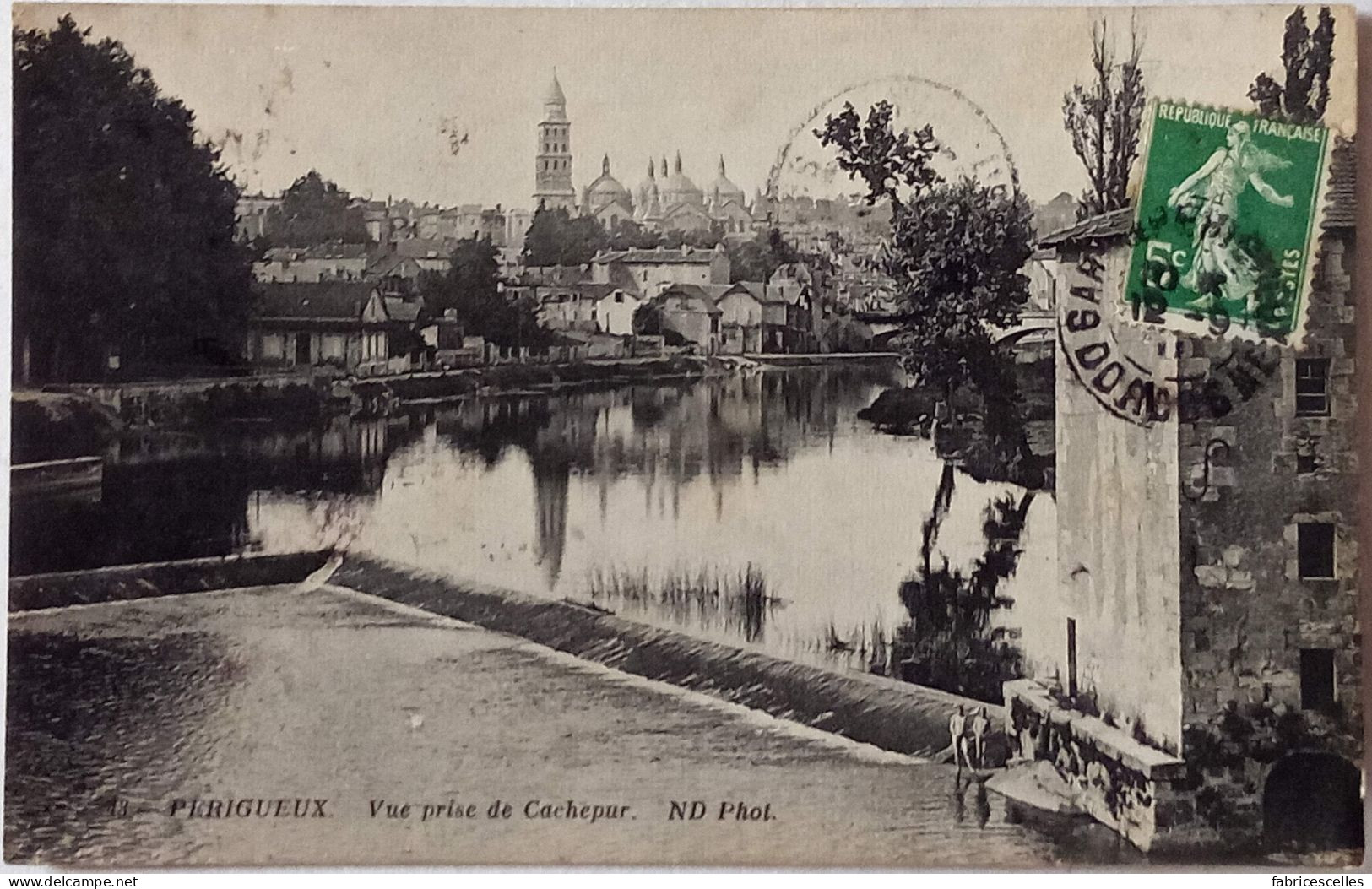 CPA  Circulée 19??,  Périgueux (Dordogne)  -  Vue Prise De Cachepur.  (84) - Périgueux