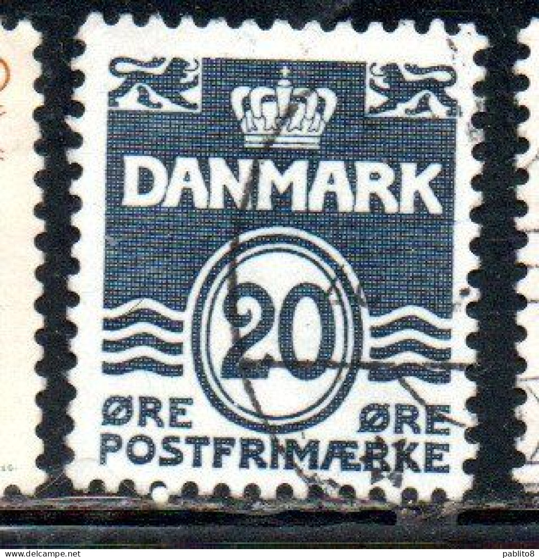 DANEMARK DANMARK DENMARK DANIMARCA 1973 1974 WAVY LINES AND NUMERAL OF VALUE 20o USED USATO OBLITERE' - Used Stamps