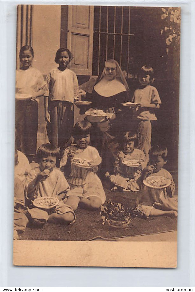 Thailand - BANGKOK - The Meal Of The Orphans Of The Rosary School - Publ. Mission Des Ursulines De L'Union Romaine  - Thailand