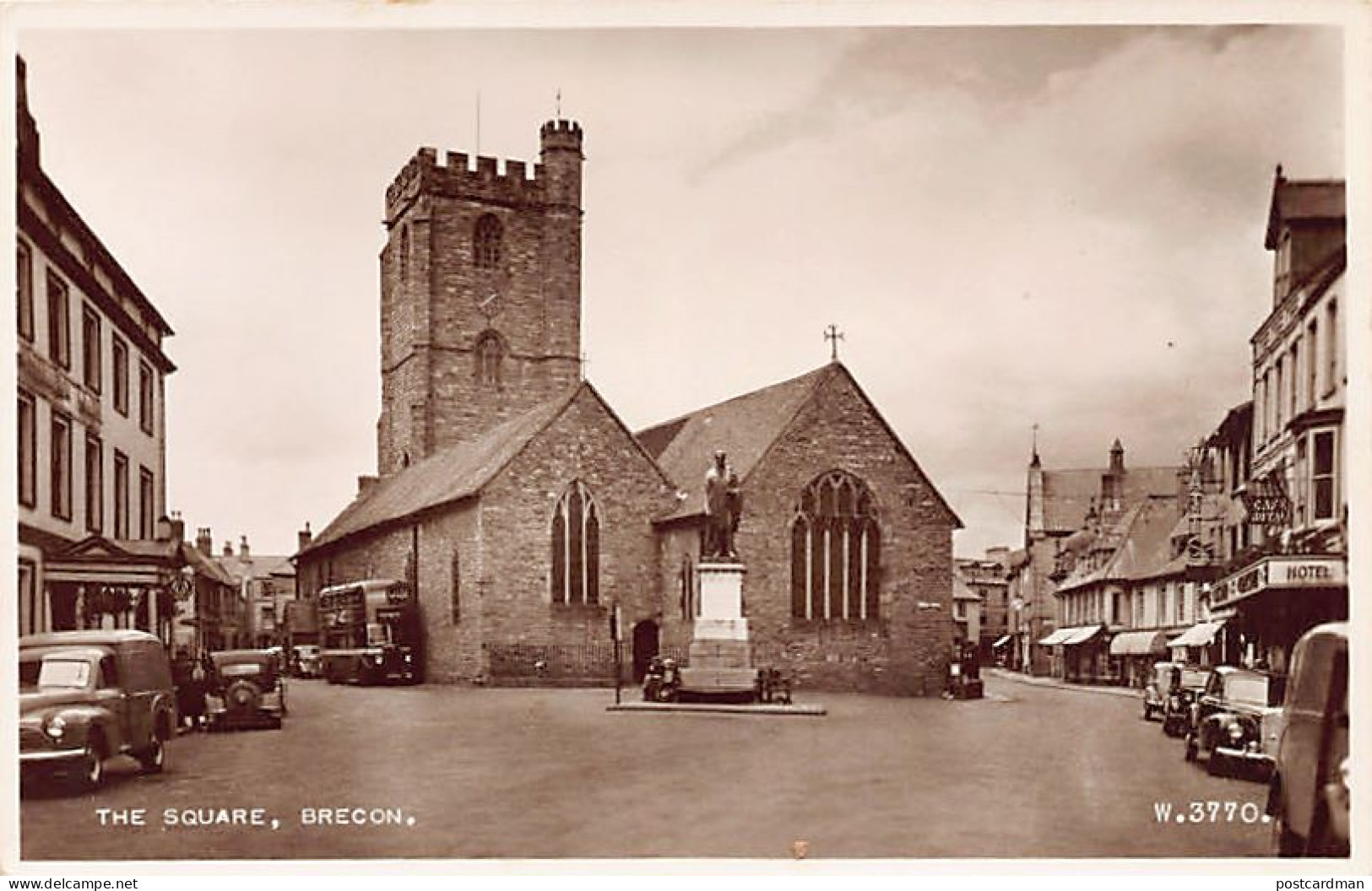 Wales Breconshire - BRECON The Square - Publisher Valentine's W 3770 - Breconshire