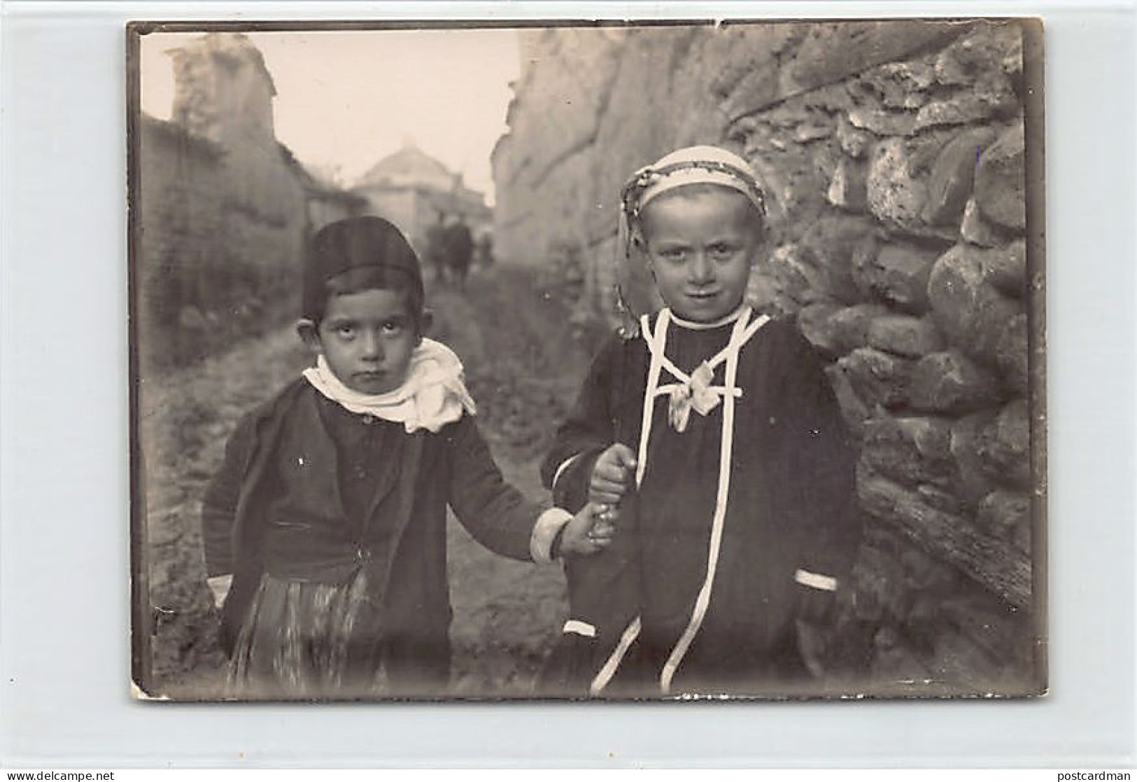 Macedonia - Macedonian Children - PHOTOGRAPH Size 12 Cm. X 8.5 Cm World War One - Macédoine Du Nord