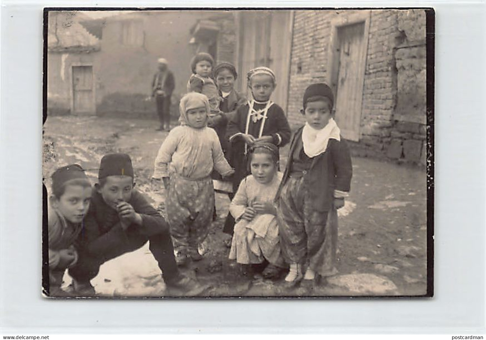 Macedonia - Group Of Macedonian Children - PHOTOGRAPH Size 12 Cm. X 8.5 Cm World War One - Macédoine Du Nord