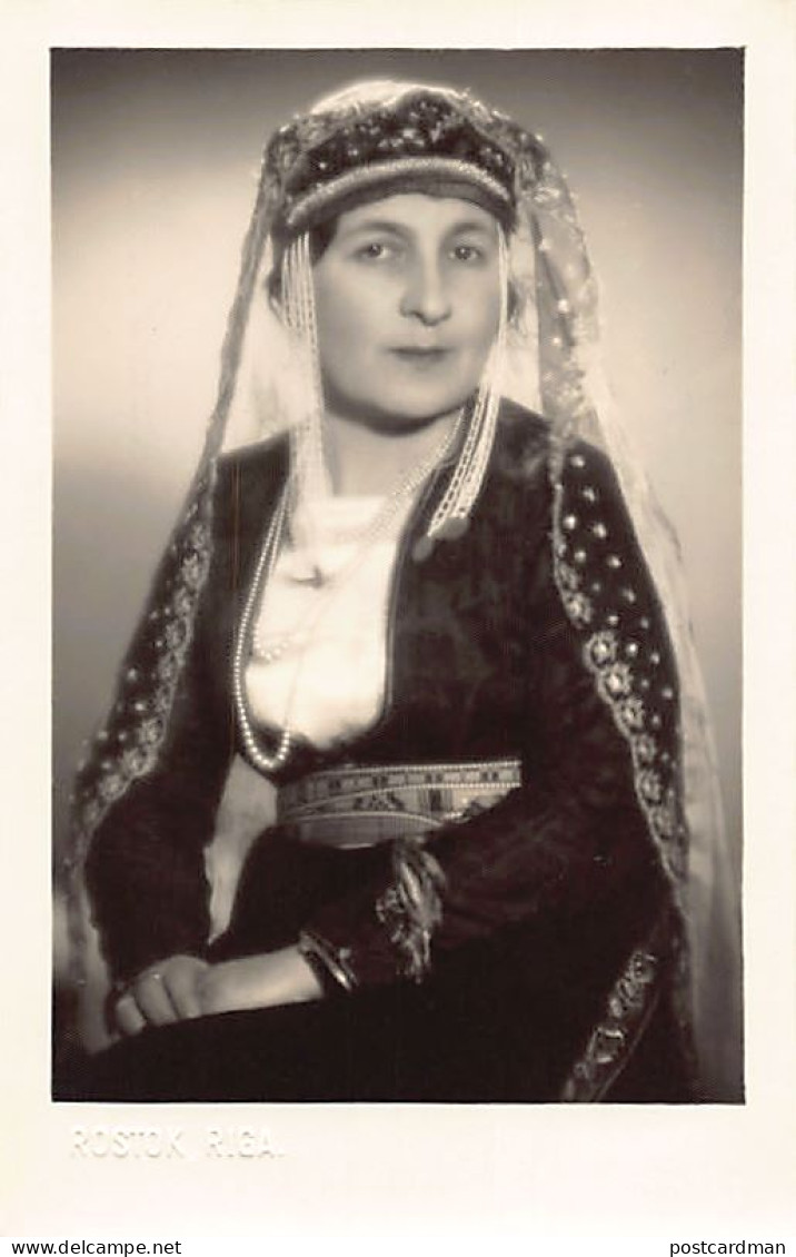 Latvia - Costume Of Woman - REAL PHOTO - Publ. Rostok  - Lettonie