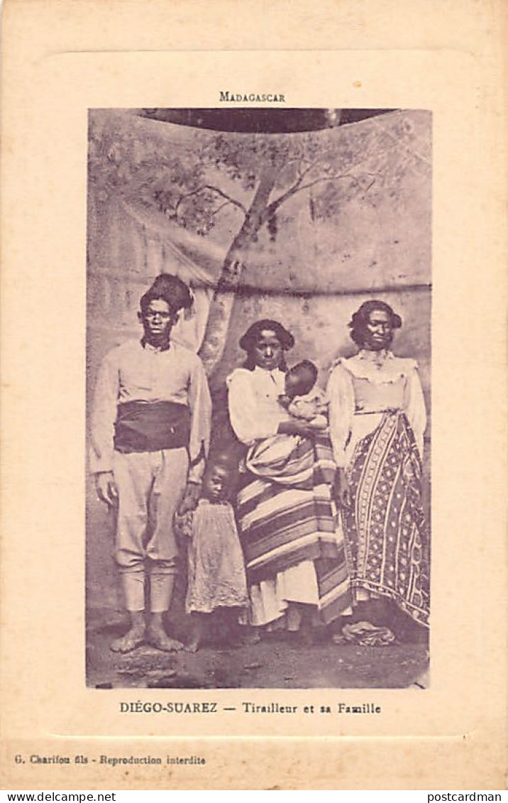 Madagascar - DIEGO SUAREZ - Tirailleur Et Sa Famille - Ed. G. Charifou Fils  - Madagascar