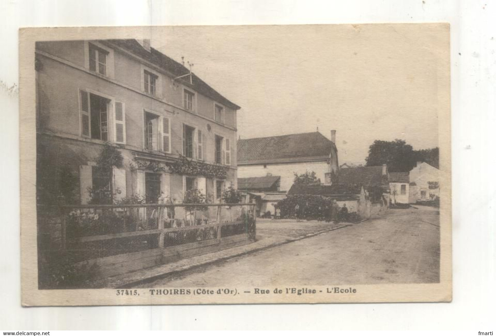 37415. Thoires, Rue De L'Eglise, L'Ecole - Other & Unclassified