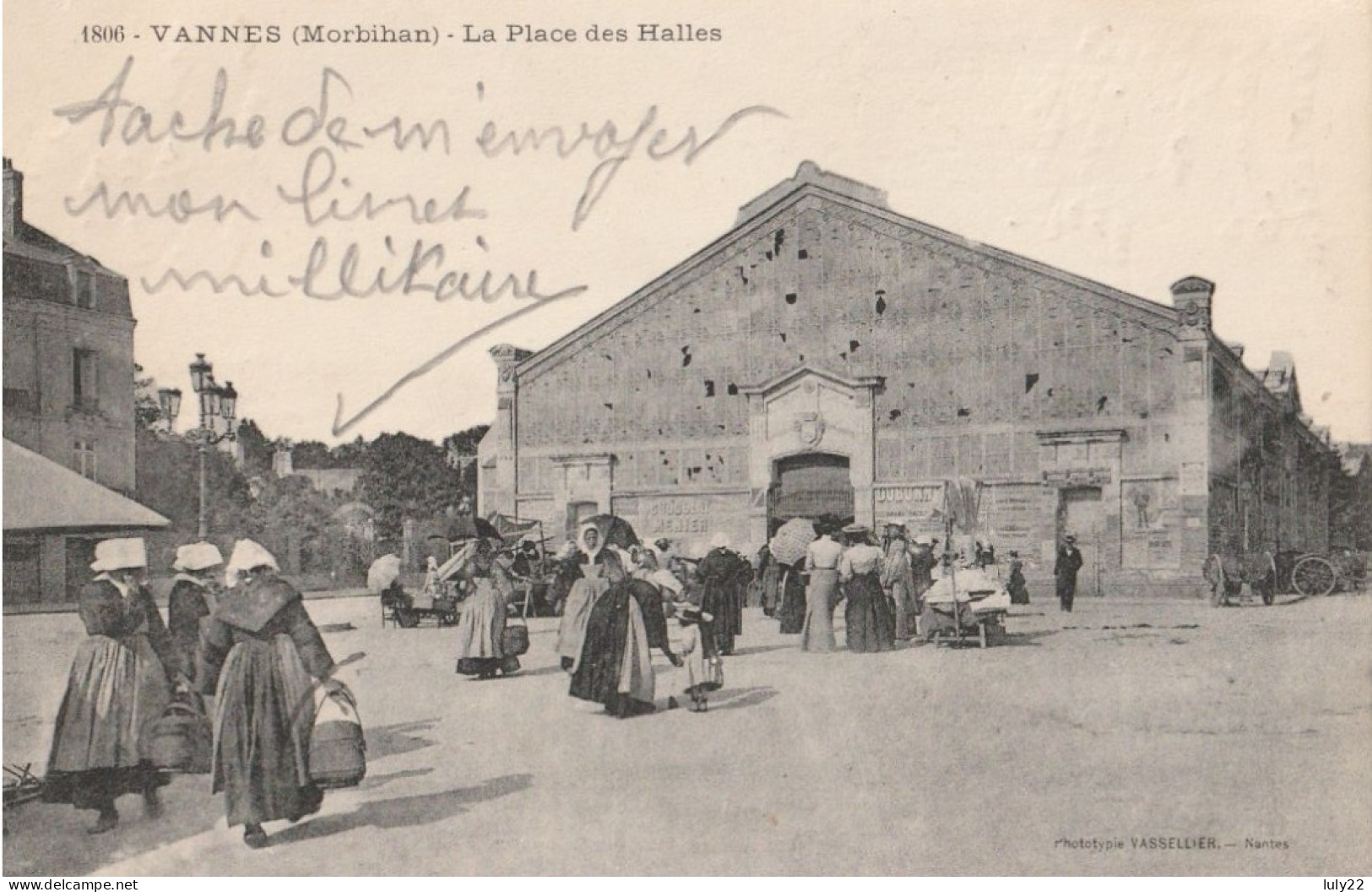 CPA Vannes La Place Des Halles - Vannes