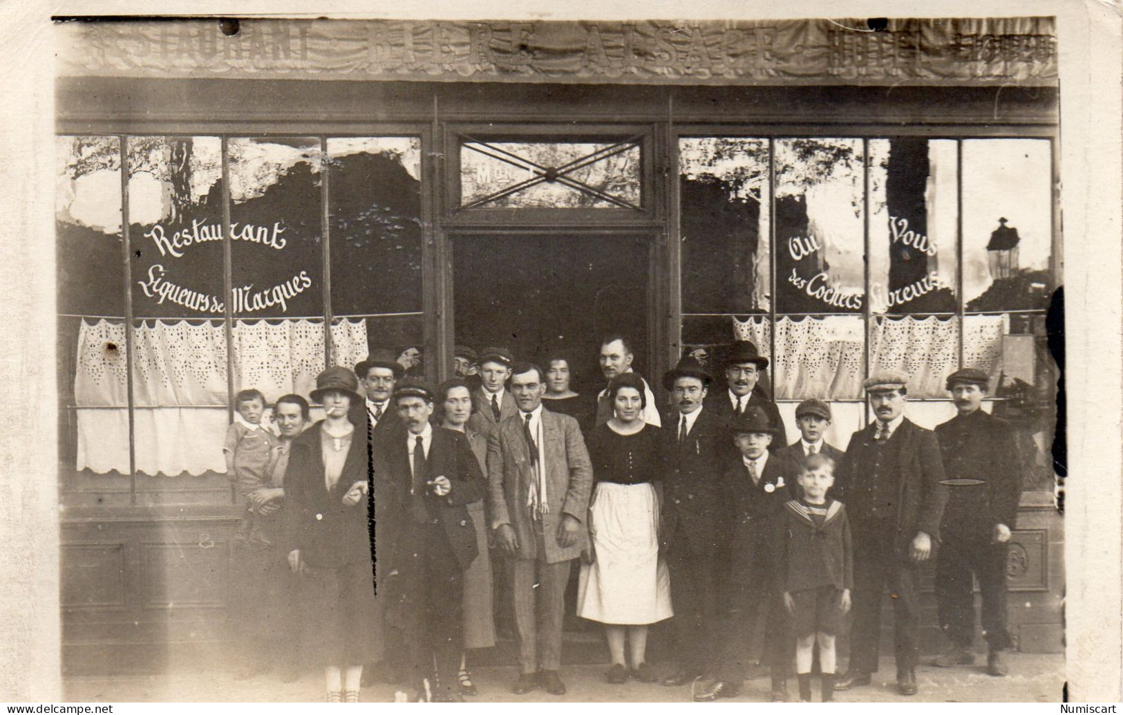 Paris Carte Photo Animée Restaurant Liqueurs De Marques Carte écrite En 1923 - Pubs, Hotels, Restaurants