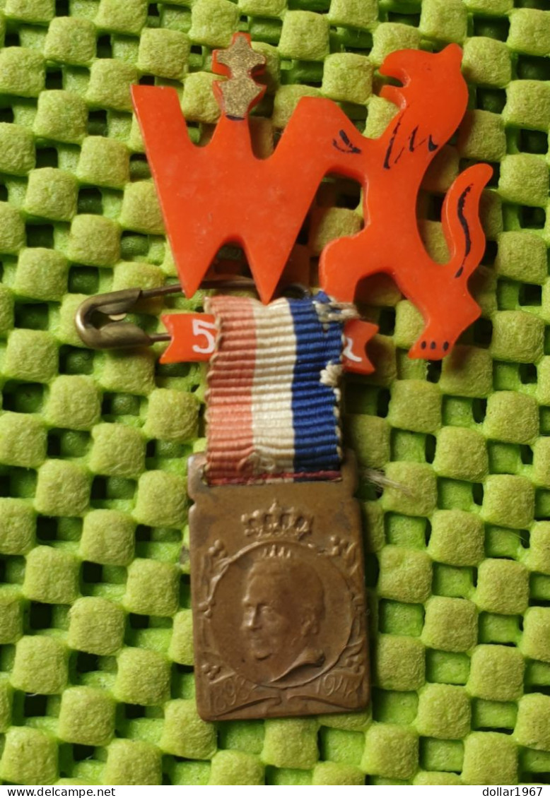 Medaile   : Draagspeld Koningin Wilhelmina 1898-1948 Origineel  -  Original Foto  !!  Medallion  Dutch . - Royaux/De Noblesse