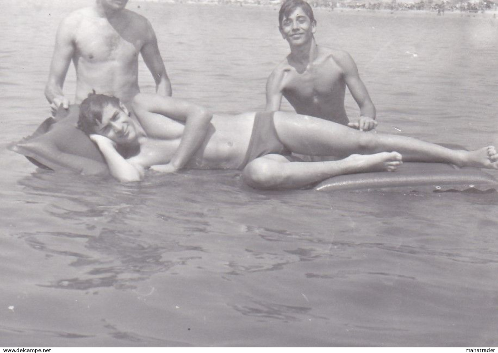 Old Real Original Photo - Naked Young Men Having Fun In The Sea - Ca. 8.5x6 Cm - Anonymous Persons