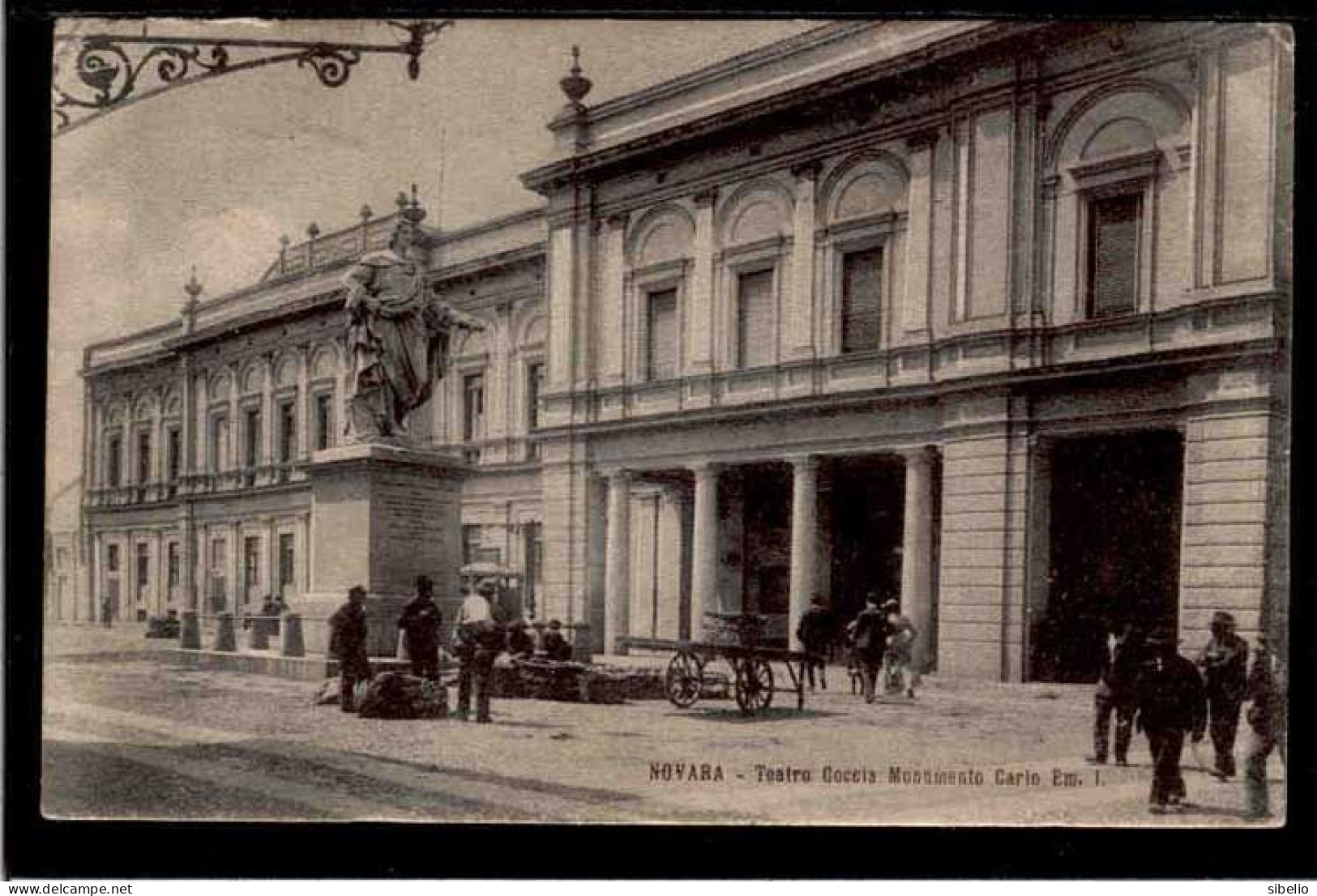 NOVARA - Teatro Coccia - Monumento Carlo Em. - Viaggiata 1908 - Rif. 08437 - Novara