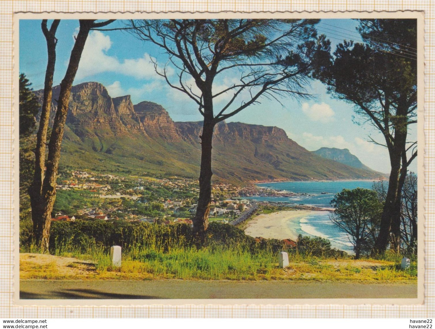8AK4253 Camps Bay Nesting At The Foot Of The Twelve Aposties  2 SCANS - Afrique Du Sud