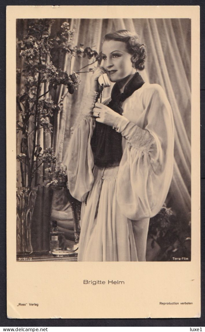 Brigitte Helm  ,  OLD  POSTCARD - Actors