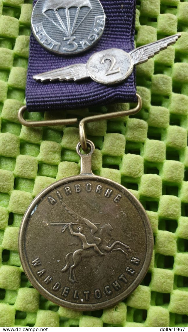 Medaile   :   Airborne , Politie Renkum 2-3-4.  -  Original Foto  !!  Medallion  Dutch . - Police