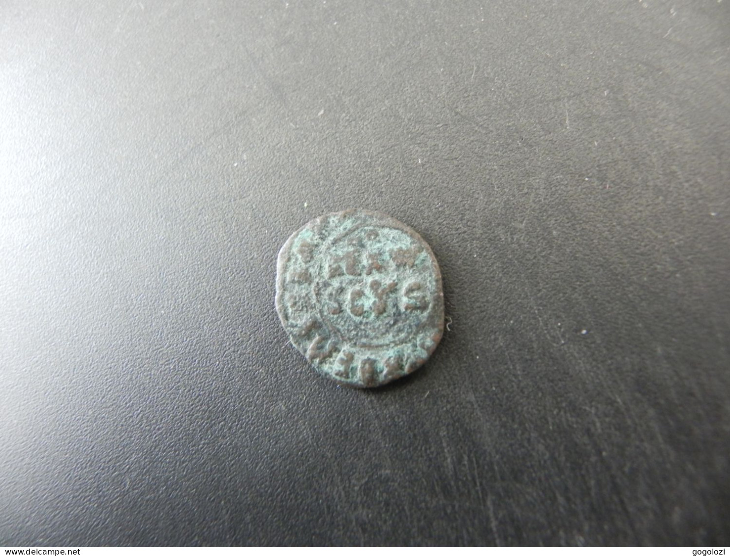 Old Ancient Coin  - To Be Identified - Autres & Non Classés