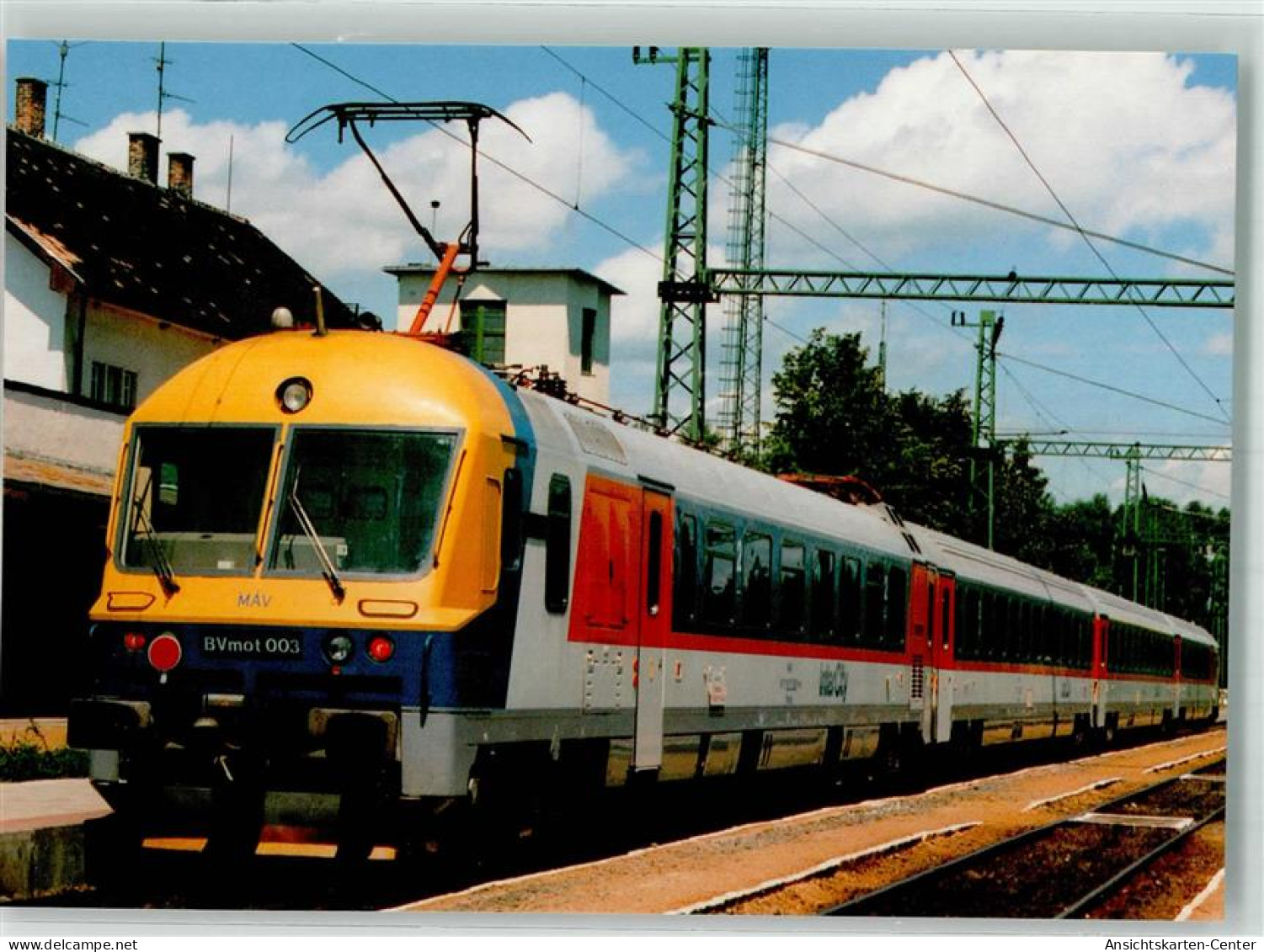 39874511 - Ungarische Staatseisenbahn Im Bahnhof Balatonszentgyoergy  BVmot 003 - Trains