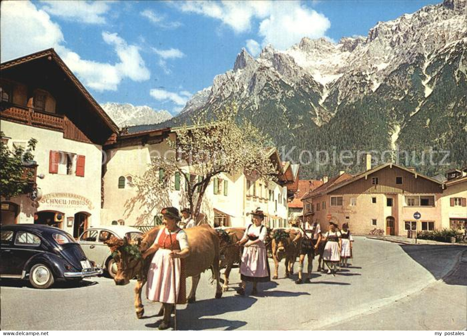 72528162 Mittenwald Bayern Mit Karwendel Almabtrieb Mittenwald - Mittenwald