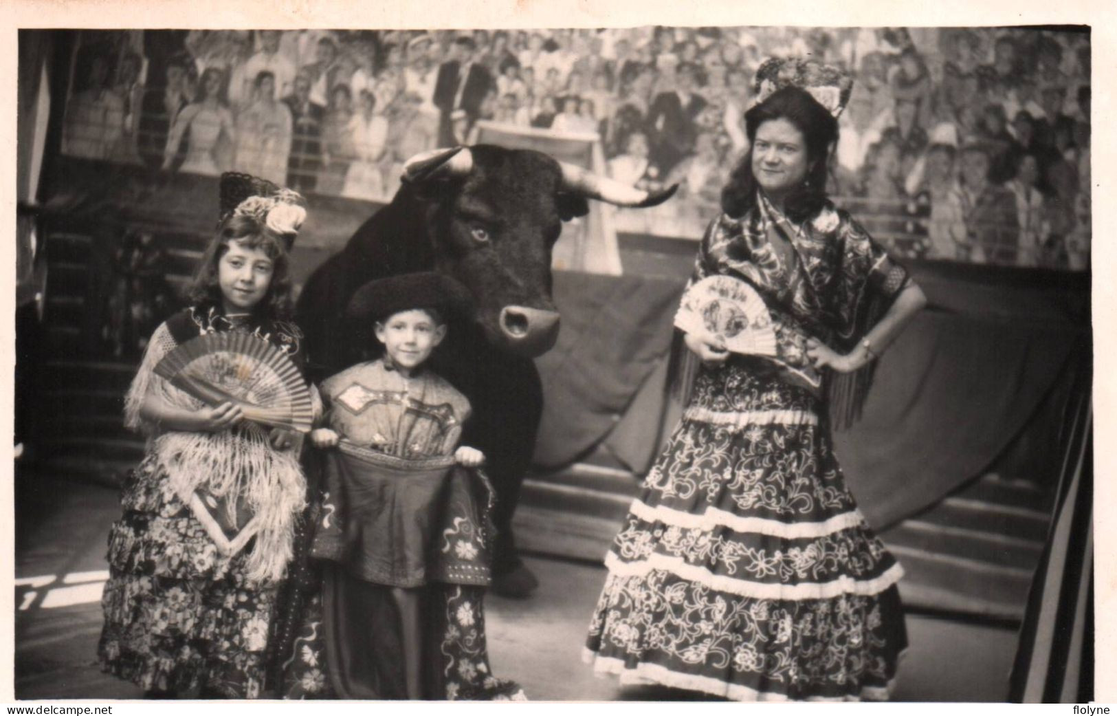 Andorre La Vieille - Carte Photo - Surréalisme Montage - Femme Enfants Décor De Corrida - Photographe EL TORO - Andorra - Andorra