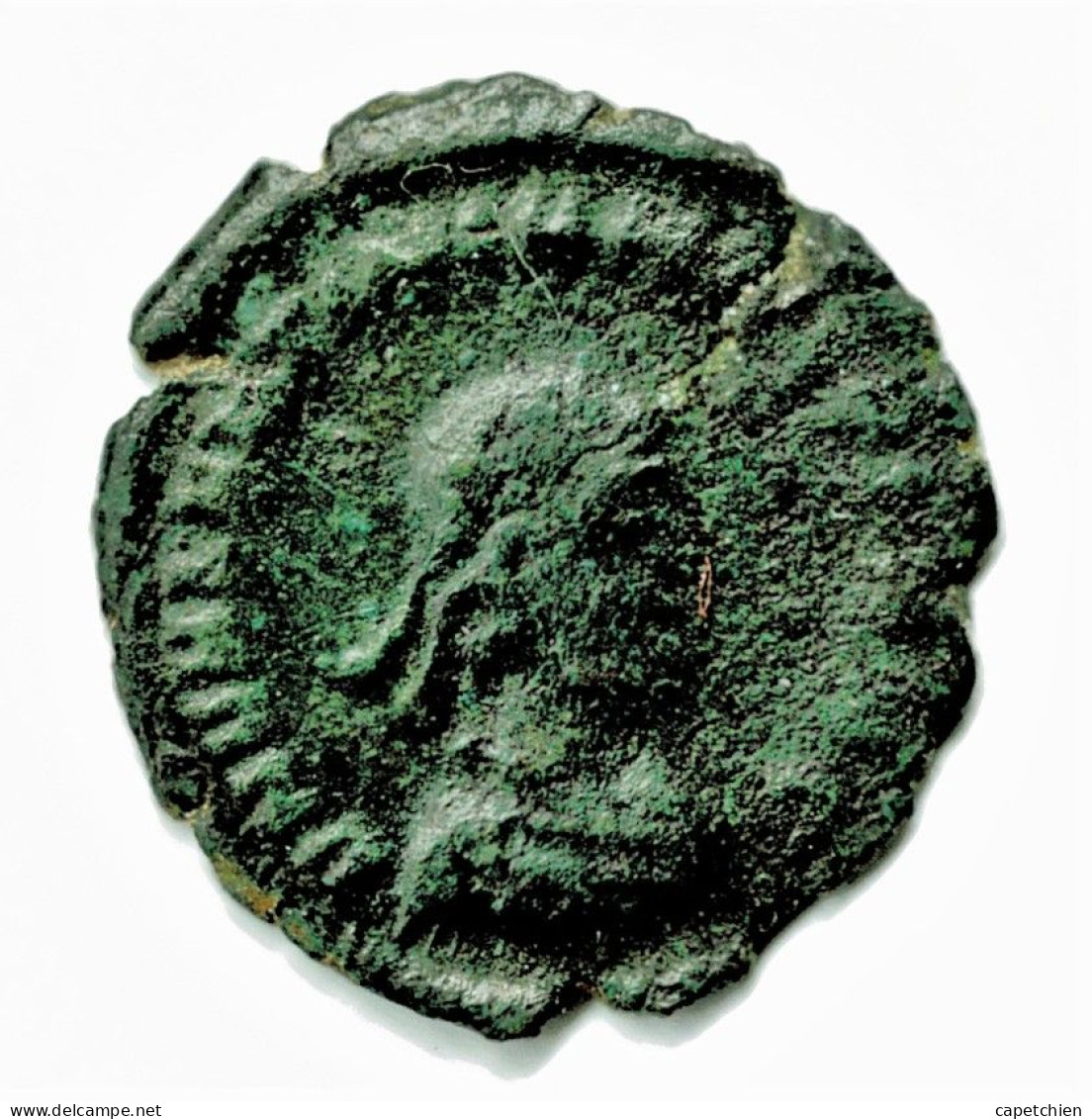 MINUSCULE BRONZE ROMAIN  INCROYABLE FINESSE POUR SA TAILLE/ 0.97 G / 14 Mm - The End Of Empire (363 AD To 476 AD)
