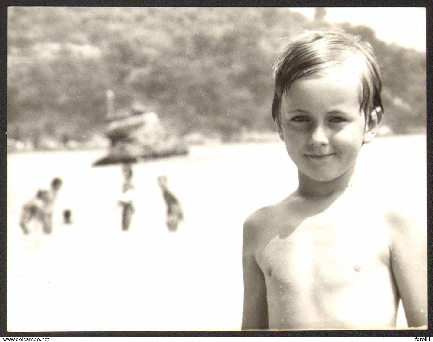 Boy  On Beach Old Photo 12x9 Cm #41292 - Anonieme Personen