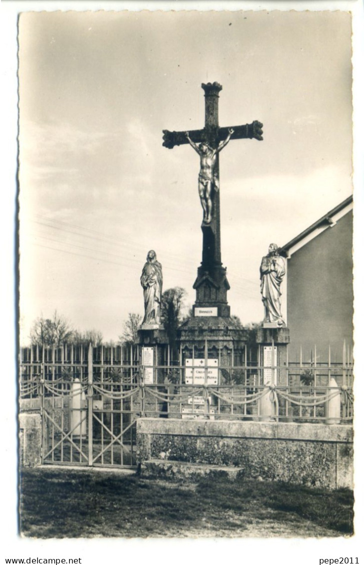 CPA - 79 Deux-Sèvres - COULONGES THOUARSAIS - Le Monument Aux Morts - Photo P. Dupitier - Peu Commune - Coulonges-sur-l'Autize