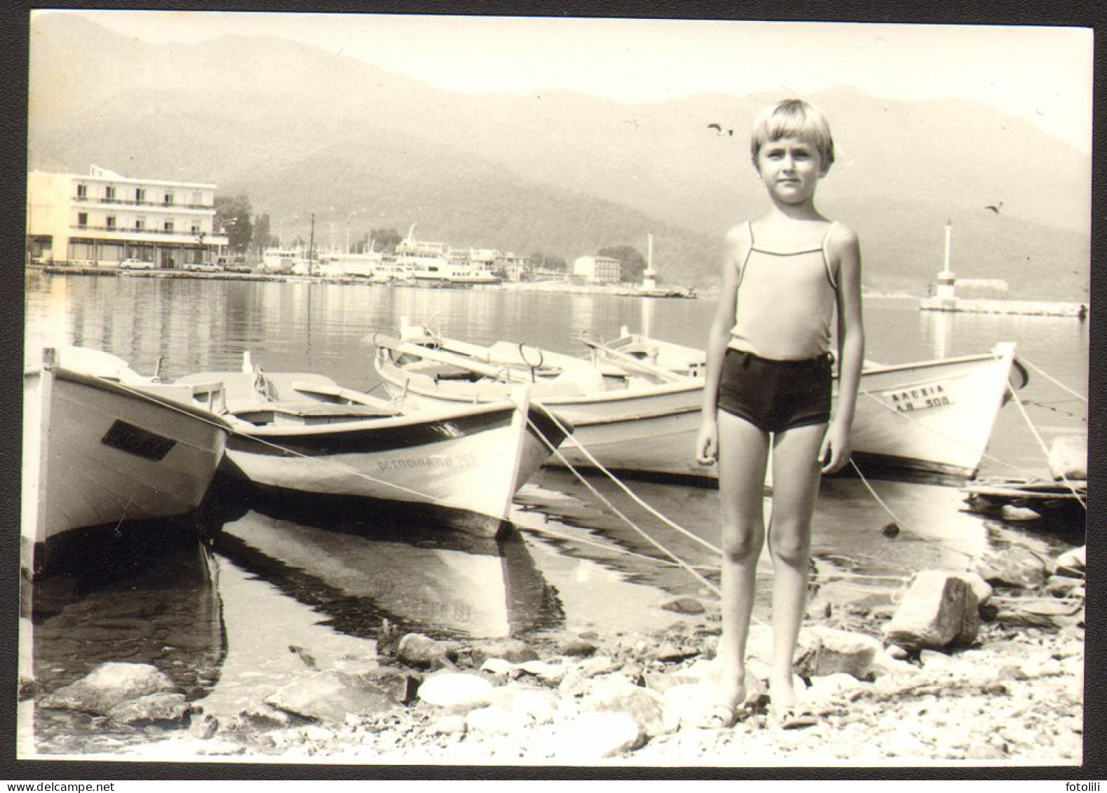 Boy   On Beach  Old Photo 7x11 Cm #41300 - Personnes Anonymes