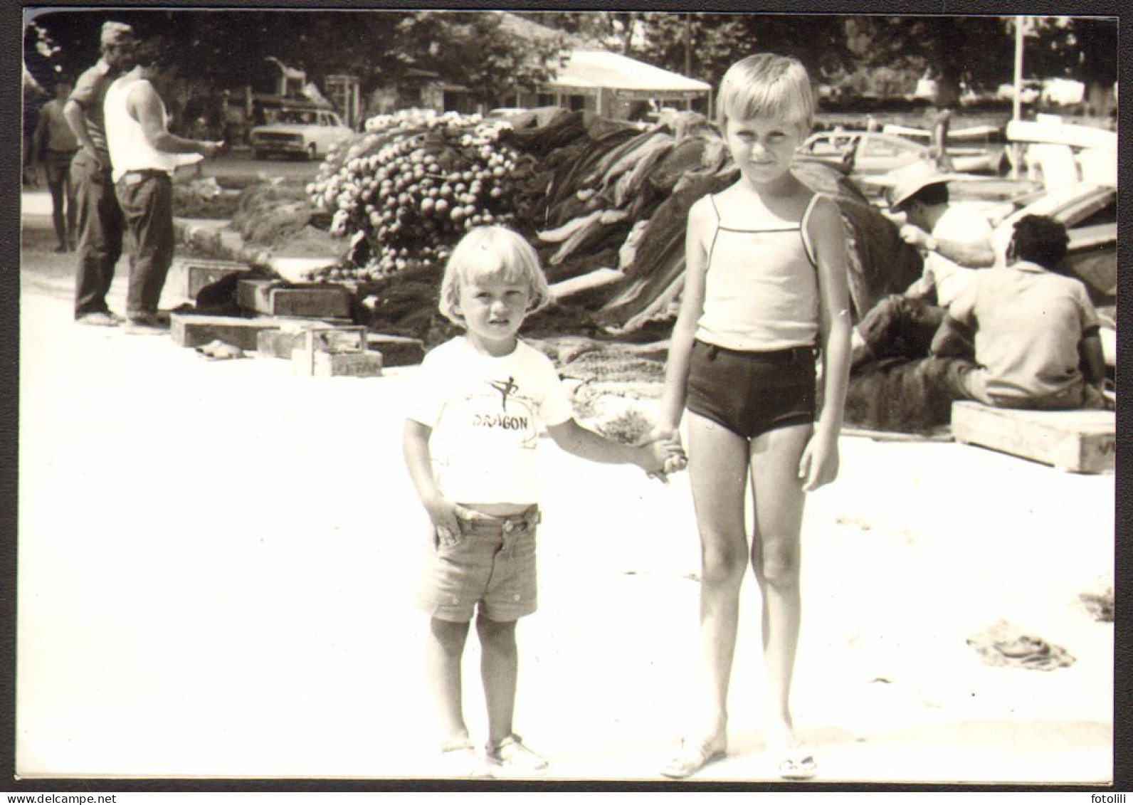 Two Boys   On Beach  Old Photo 7x11 Cm #41301 - Anonymous Persons