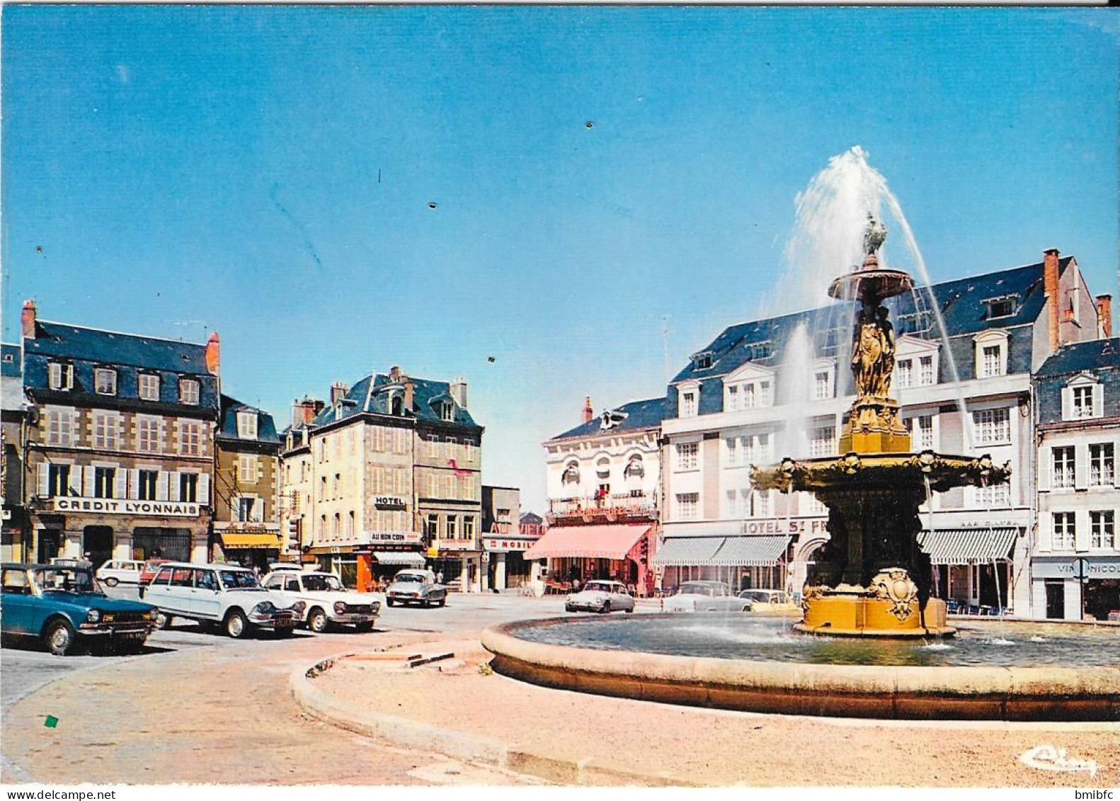 GUÉRET - Place Bonnyaud - Guéret