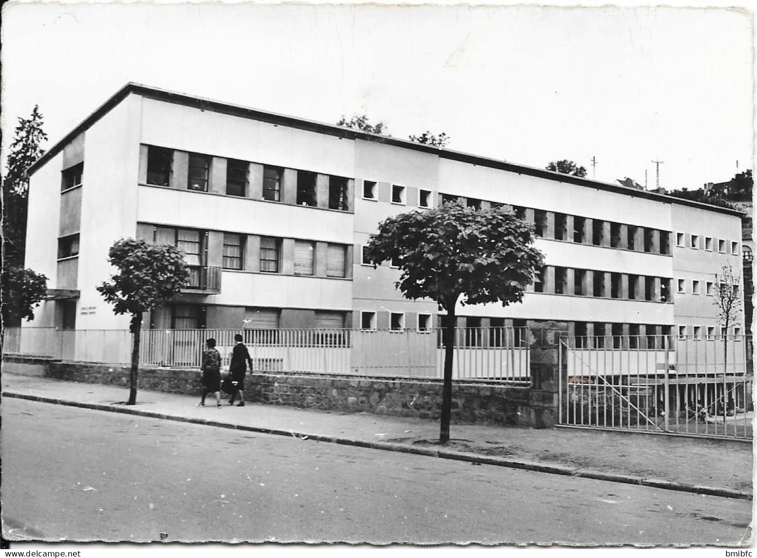 AUBUSSON - Lycée De Jeunes Filles - Aubusson
