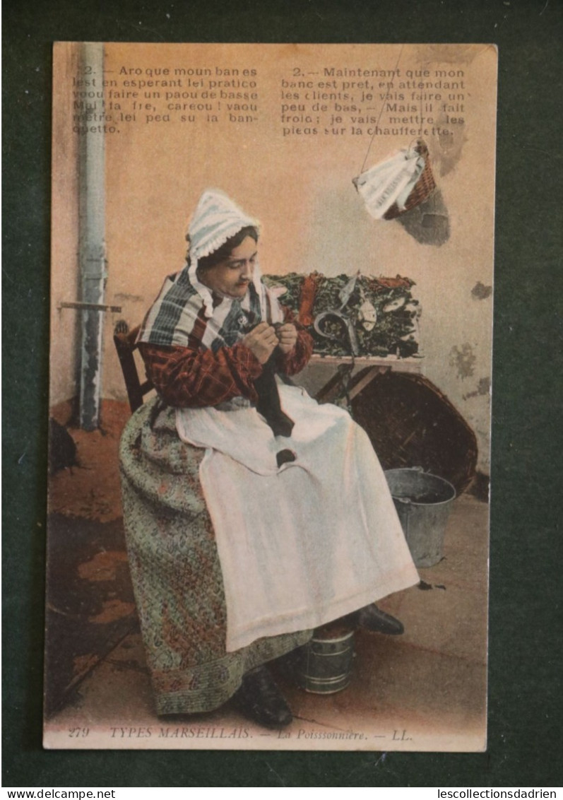 Carte Postale - Types Marseillais  La Poissonnière Femme Assise - Pêche