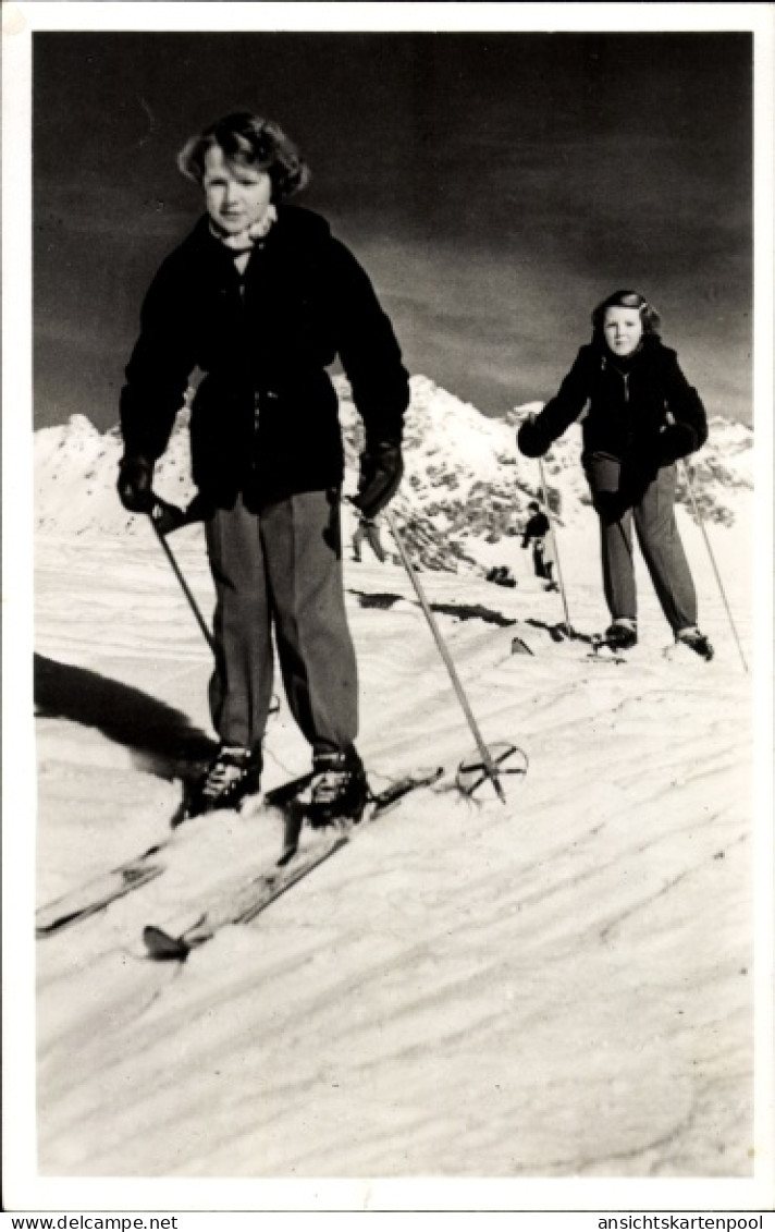 CPA Sankt St. Anton Am Arlberg In Tirol, Princesse Irene Und Beatrix Auf Skiern, 1950 - Familles Royales