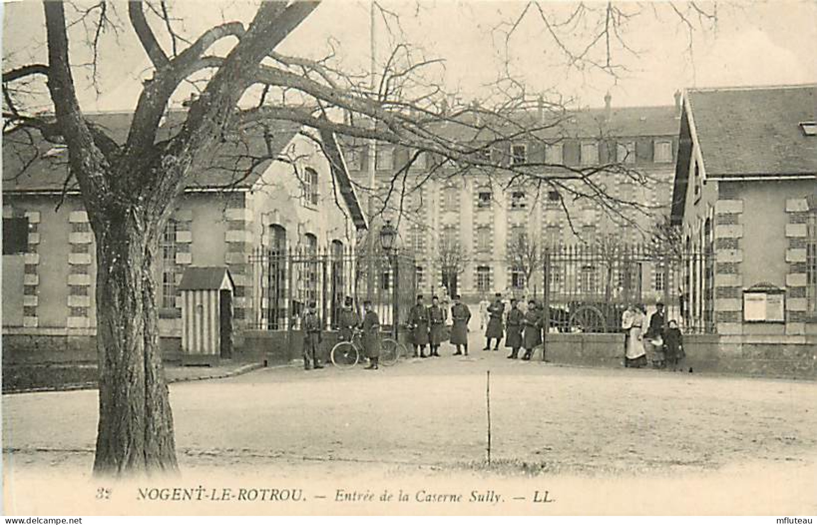 28* NOGENT LE ROTROU Entree Caserne Sully          RL08.0008 - Barracks