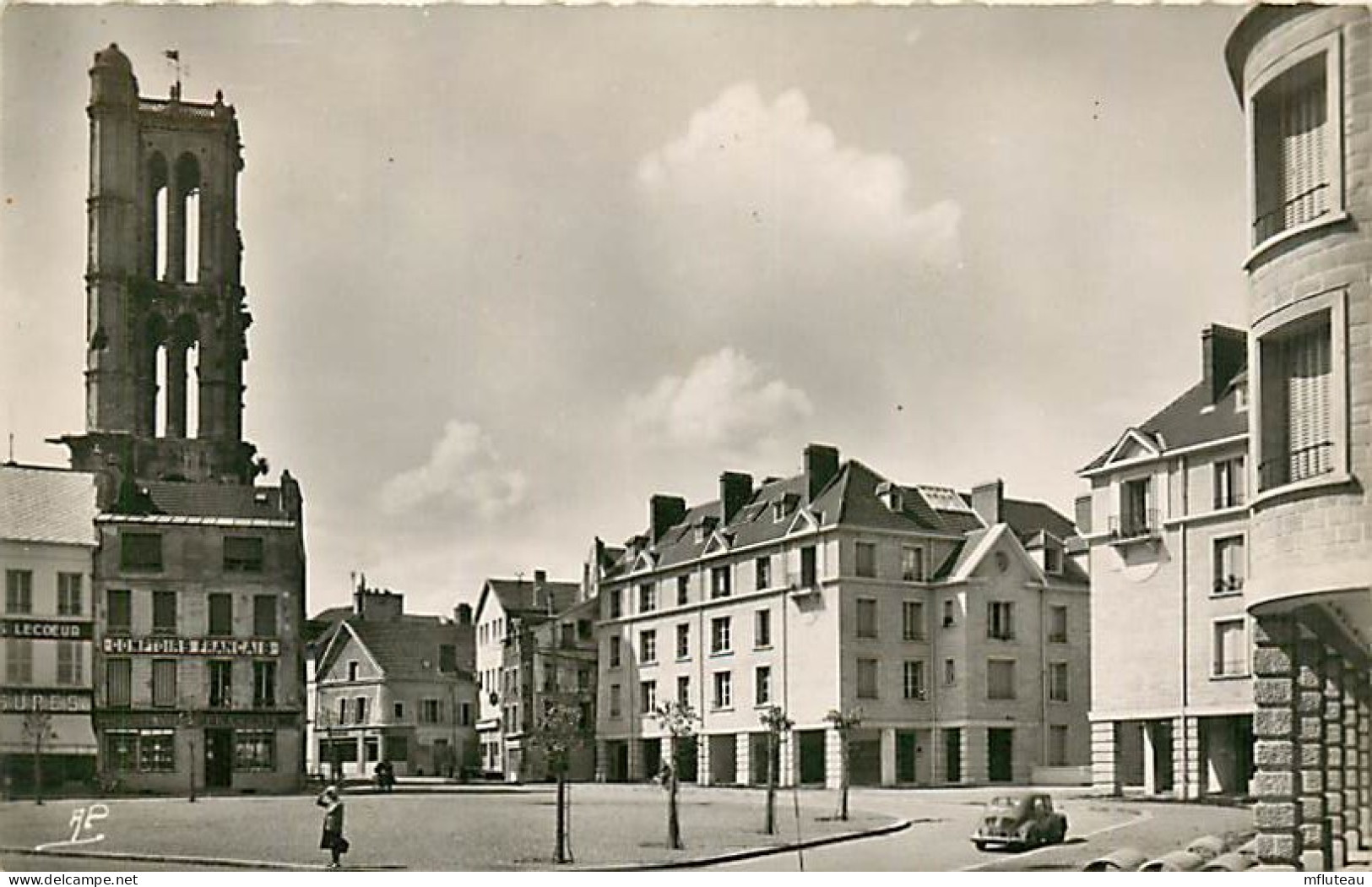 78* MANTES  Place St Maclou  (CPSM 9x14cm)        RL08.1500 - Mantes La Jolie